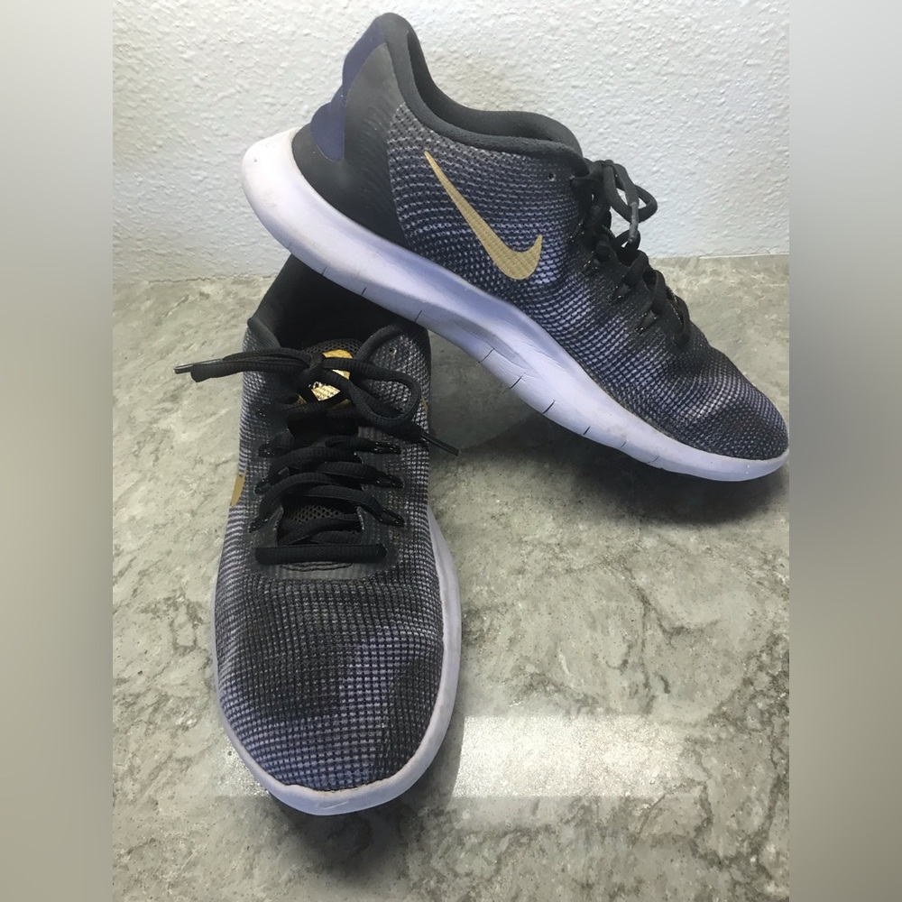 Nike Flex Sneakers Tennis Shoes